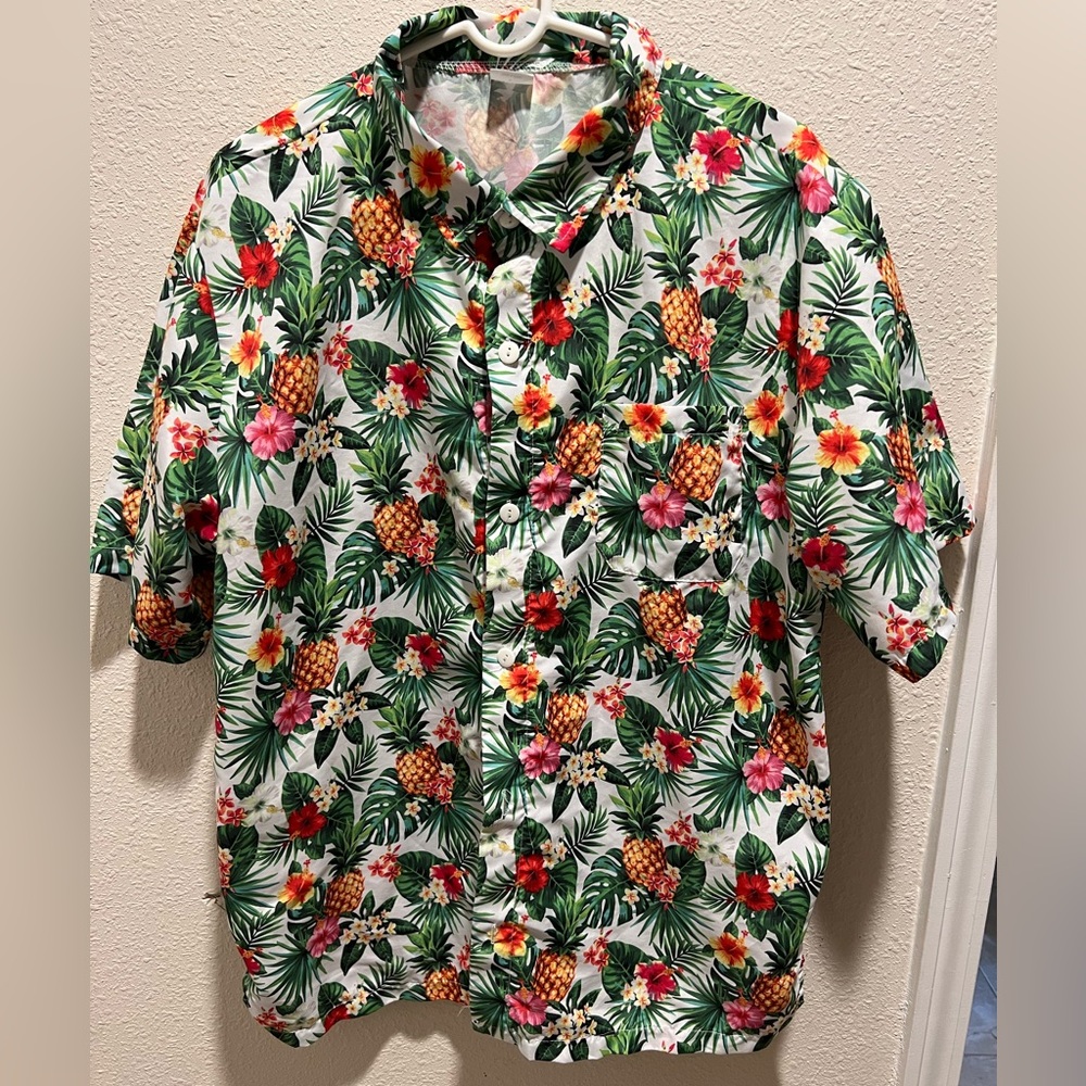 Pineapple, Hibiscus and Palm Hawaiian Men’s Large shirt
